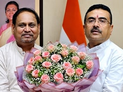 বুধবার মুখ্যমন্ত্রী শুভেন্দু অধিকারীর সঙ্গে বৈঠকের পর ফেসবুকে ছবি পোস্ট করেন হুমায়ুন কবীর। 