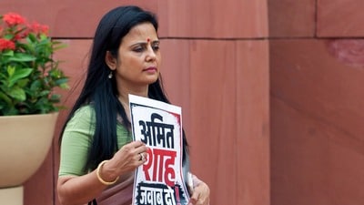 ধর্মীয় ভাবাবেগে আঘাতের অভিযোগে দায়ের হওয়া মামলায় এবার সুপ্রিম কোর্টের দ্বারস্থ হলেন তৃণমূল কংগ্রেসের সাংসদ মহুয়া মৈত্র। (Naveen Sharma) ধর্মীয় ভাবাবেগে আঘাতের অভিযোগে দায়ের হওয়া মামলায় এবার সুপ্রিম কোর্টের দ্বারস্থ হলেন তৃণমূল কংগ্রেসের সাংসদ মহুয়া মৈত্র। (Naveen Sharma)