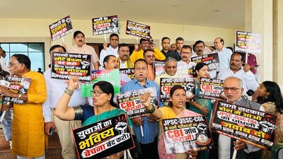 BJP legislators protest outside Jharkhand assembly in Ranchi on Thursday over examination irregularities. (HT Photo) BJP legislators protest outside Jharkhand assembly in Ranchi on Thursday over examination irregularities. (HT Photo)