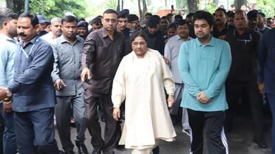 BSP chief Mayawati with late MLA Uma Shankar Singh’s son Prince Yukesh Singh in Ballia on Thursday. (Sourced)