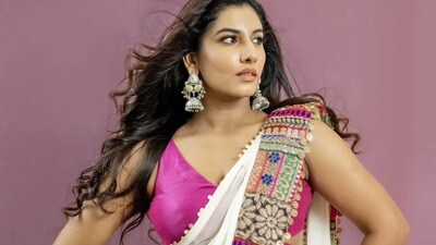 <p>అయితే ఇన్ స్టాగ్రామ్ లో ఫొటోలు పెడుతున్న విష్ణు ప్రియ.. టీవీ షోల్లో కూడా కనిపించాలని ఫ్యాన్స్ రిక్వెస్ట్ పెడుతున్నారు. </p> (instagram-Vishnu Priya Bhimeneni) <p>అయితే ఇన్ స్టాగ్రామ్ లో ఫొటోలు పెడుతున్న విష్ణు ప్రియ.. టీవీ షోల్లో కూడా కనిపించాలని ఫ్యాన్స్ రిక్వెస్ట్ పెడుతున్నారు. </p> (instagram-Vishnu Priya Bhimeneni)