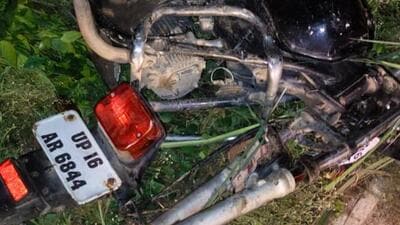 In one incident, a couple, residents of Chahura village in Rabupura, died after their bike collided head-on with a car in Greater Noida’s Banjarpur area on Wednesday night. (HT Photos) In one incident, a couple, residents of Chahura village in Rabupura, died after their bike collided head-on with a car in Greater Noida’s Banjarpur area on Wednesday night. (HT Photos)