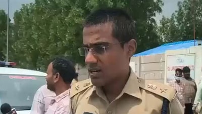 Yadgir Superintendent of Police Prithvi Shankar addressing the media (ANI) Yadgir Superintendent of Police Prithvi Shankar addressing the media (ANI)