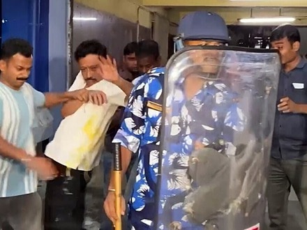 Bidhannagar, Jun 09 (ANI): People hurl eggs at Former Mayor Sabyasachi Dutta who is being sent to 8-day police custody amid arrest, in Bidhannagar on Tuesday. (ANI Video Grab)