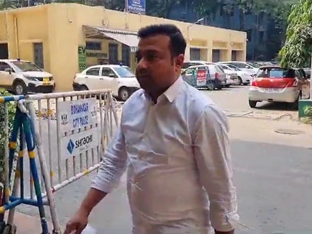 <p>ইডি দফতরে সুমিত রায়। (ফাইল ছবি)