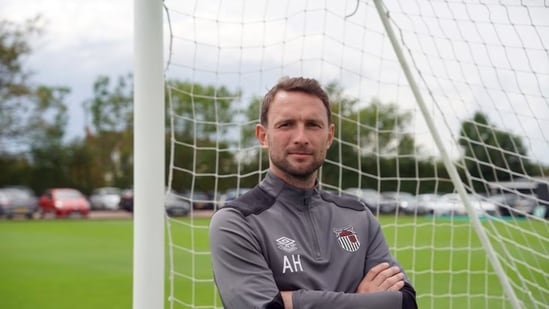 Alex worked as a performance analyst during Mark Hughes' managerial tenures at Blackburn Rovers and Manchester City before taking up recruitment roles at Fulham. (X)