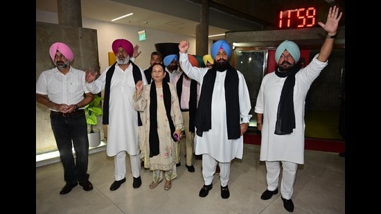 Leader of Opposition Partap Singh Bajwa, along with other Congress MLAs, protesting against the Punjab government in Chandigarh on Thursday. (Ravi Kumar/HT)