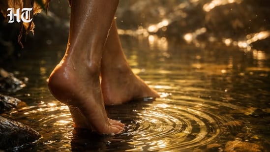 Try this expert-recommended 5-minute grounding ritual to relax your mind and body