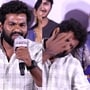 ఇదేందయ్యా.. సినిమా అంటే ఇంత పిచ్చా?.. స్టేజీపైనే చెంపపై టపాటపా కొట్టుకున్న నటుడు.. అందరూ షాక్.. వీడియో వైరల్