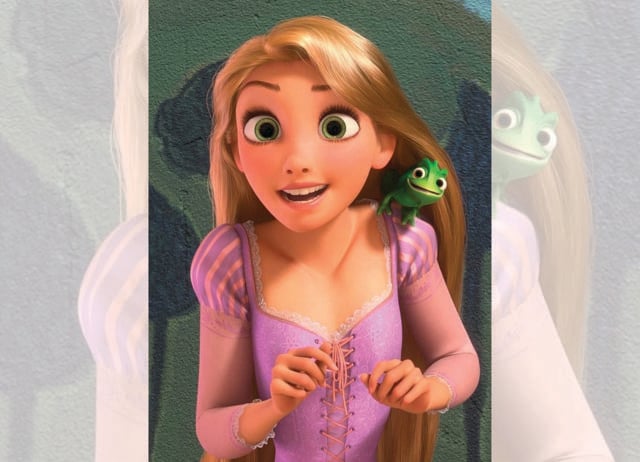 Spoiler alert! Everyone in Spain seems to be leaking BTS clips of the Tangled live-action film. Spoiler alert! Everyone in Spain seems to be leaking BTS clips of the Tangled live-action film.