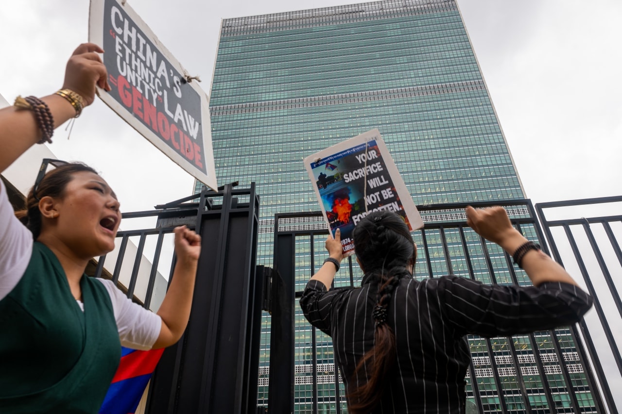 A protest outside the U.N. after Lobga’s death.