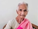 Dr Suri Srimathi starts her day at 5:30am with yoga, performs surgeries, and sees patients at her clinic. (Pics: The Better India)