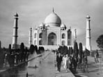 Queen Elizabeth II and the Duke of Edinburgh at the Taj Mahal. Since Homai was working for the British Information Service she had access to the power elite and photographed all major events before and just after Independence. (Homai Vyarawalla/Alkazi Collection/1961)