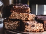 Dr Sethi's high-fibre snack bar contains oats, peanut butter, and blueberries.