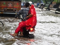 গত কয়েকদিন ধরেই টানা বৃষ্টিতে কার্যত নাজেহাল দক্ষিণবঙ্গ। 