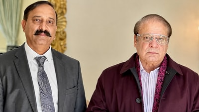 অভিযোগ, ১৯৯০-এর দশকে ইংল্যান্ডের ম্যানচেস্টারের রাশোলম এলাকায় সক্রিয় একটি ‘গ্রুমিং গ্যাং’-এর সঙ্গে যুক্ত থেকে রুখসার আহমেদ অপ্রাপ্তবয়স্ক কিশোরীদের যৌন নির্যাতন ও পাচারে জড়িত ছিলেন। অভিযোগ, ১৯৯০-এর দশকে ইংল্যান্ডের ম্যানচেস্টারের রাশোলম এলাকায় সক্রিয় একটি ‘গ্রুমিং গ্যাং’-এর সঙ্গে যুক্ত থেকে রুখসার আহমেদ অপ্রাপ্তবয়স্ক কিশোরীদের যৌন নির্যাতন ও পাচারে জড়িত ছিলেন।