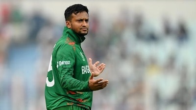 হাসিনার ইভেন্টে দেখা গিয়েছিল, সেই সাকিবের দেশে ফেরা নিয়ে এবার কী ভাবছে ঢাকা? হাসিনার ইভেন্টে দেখা গিয়েছিল, সেই সাকিবের দেশে ফেরা নিয়ে এবার কী ভাবছে ঢাকা?