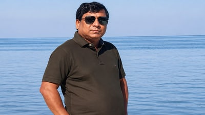 বীরভূমের বহুল আলোচিত ‘পাথরসম্রাট’ টুলু মণ্ডলের আর্থিক সাম্রাজ্যের রহস্যভেদে এবার বিশেষ ভূমিকা নিচ্ছেন এক আইপিএস আধিকারিক বীরভূমের বহুল আলোচিত ‘পাথরসম্রাট’ টুলু মণ্ডলের আর্থিক সাম্রাজ্যের রহস্যভেদে এবার বিশেষ ভূমিকা নিচ্ছেন এক আইপিএস আধিকারিক