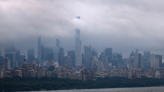When will ground stops at LaGuardia, Newark and JFK airports be lifted today?