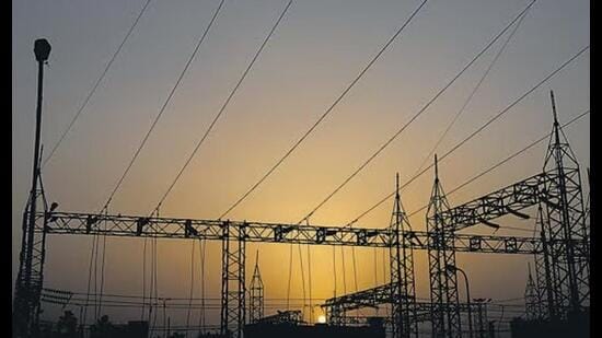 Under the revised regulations, the additional surcharge on consumers availing General Network Access (GNA) or Open Access will be reduced each year and completely phased out within four years. (HT Archive)