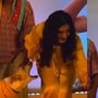 స్టేజీపై సీనియర్ హీరోయిన్‌ను మొరుగుతూ కరవబోయిన కుక్క.. అప్పుడు రవీనా టాండన్ ఏం చేసిందంటే?

