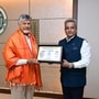 సీఎం చంద్రబాబుతో హెచ్ఎస్ఎల్ సీఎండీ చంద్రశేఖరన్ రఘురాం