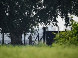 ভারত-বাংলাদেশ সীমান্তে গরু পাচার রুখতে স্থানীয় বাসিন্দাদের সঙ্গে বৈঠক করল সীমান্তরক্ষী বাহিনী বিএসএফ। 