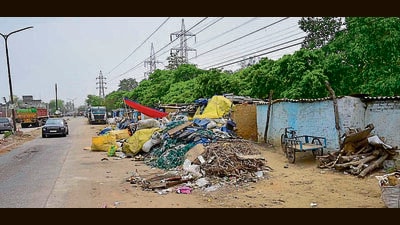 Shanties built on the encroached green belt at Focal Point Industrial Area in Ludhiana on Saturday. (Gurpreet Singh/HT) Shanties built on the encroached green belt at Focal Point Industrial Area in Ludhiana on Saturday. (Gurpreet Singh/HT)