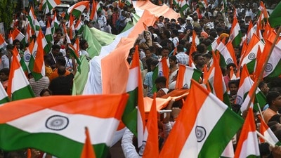 স্বাধীনতা দিবসের প্রাক্কালে কলকাতার তেরঙা যাত্রা। (ছবি সৌজন্যে, সমীর জানা/হিন্দুস্তান টাইমস) স্বাধীনতা দিবসের প্রাক্কালে কলকাতার তেরঙা যাত্রা। (ছবি সৌজন্যে, সমীর জানা/হিন্দুস্তান টাইমস)