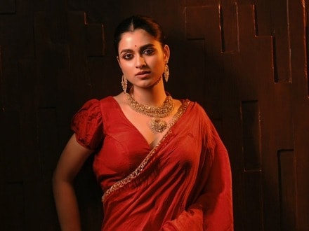 নতুন ভূমিকায় ধরা দিতে চলেছেন শ্যামৌপ্তি