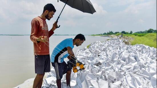 Over 168,000 people in 15 districts are still affected and 10111 persons displaced by flooding taking shelter in 50 relief camps (ANI)