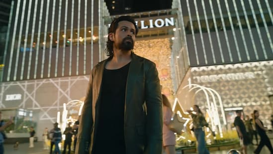 Emraan Hashmi in a still from Awarapan 2.
