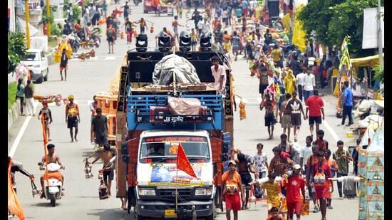 The Meerut to Ghaziabad (Dasna) stretch of the DME is roughly 32-km long, while the (Dasna) Ghaziabad-UP Gate stretch is another 18km. (Sakib Ali / HT)