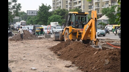 The Sohana project was planned to replace the existing junction arrangement with a dumbbell-shaped roundabout designed to slow vehicles and improve pedestrian movement. (Keshav Singh/HT)