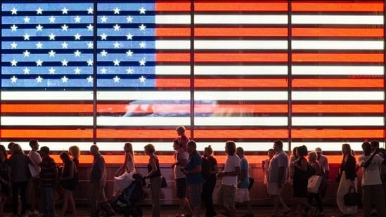 H-1B workers could be put on the clock as DHS weighs ending 60-day grace period. (Unsplash)