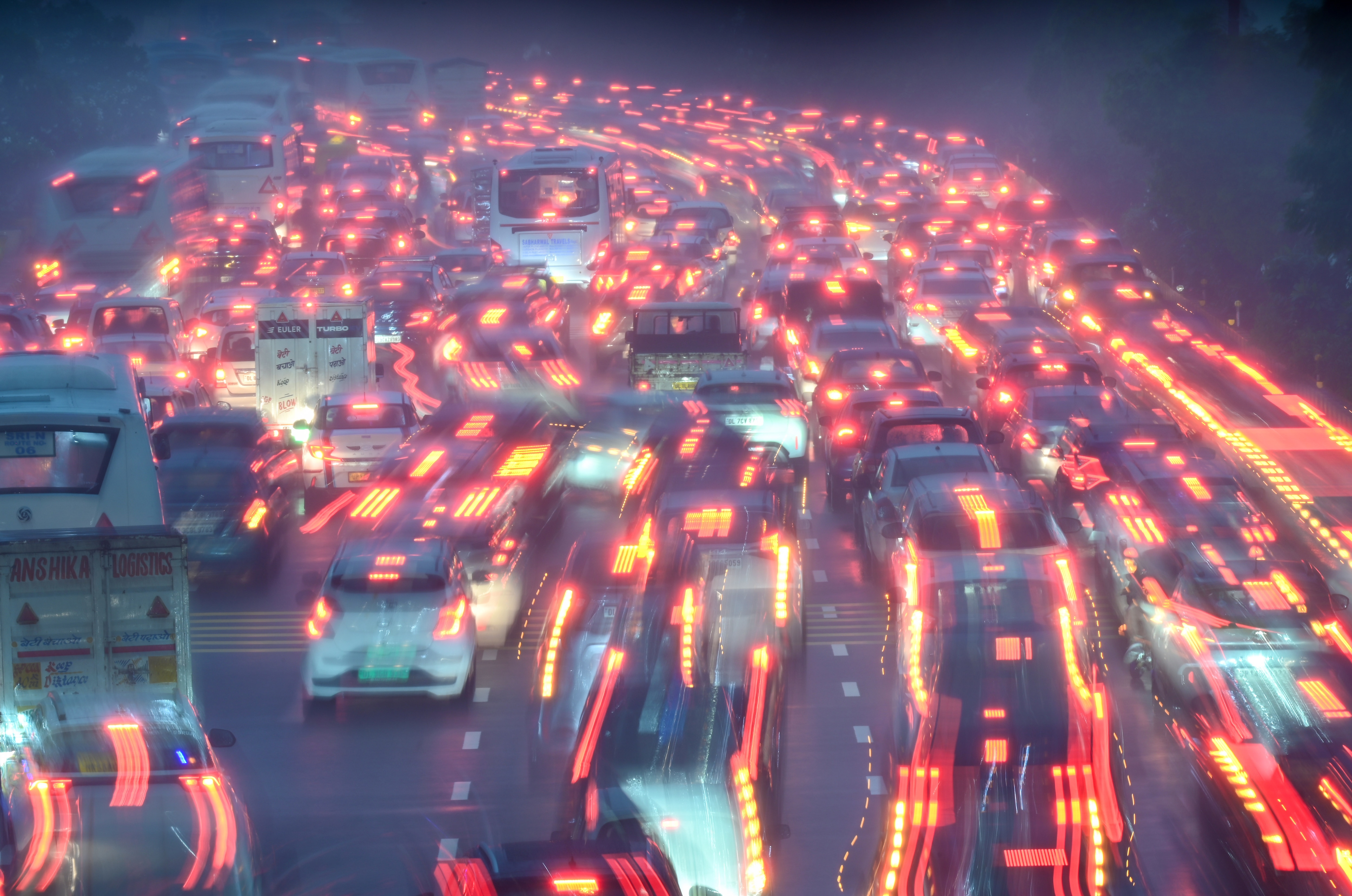 A traffic jam occurred in the evening on the route from Noida to Delhi and from Delhi to the Greater Noida Expressway due to heavy rain in Noida, India, on Friday, August 07, 2026. (Sunil Ghosh/HT) A traffic jam occurred in the evening on the route from Noida to Delhi and from Delhi to the Greater Noida Expressway due to heavy rain in Noida, India, on Friday, August 07, 2026. (Sunil Ghosh/HT)
