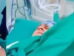 Sonu Nigam sings during surgery.