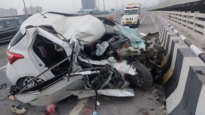 A truck allegedly changed lanes and braked suddenly on Dwarka Expressway, causing the car carrying three friends to crash and killing two. (HT)