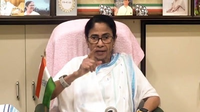 বীজপুরে বিক্ষোভের মুখে প্রাক্তন মুখ্যমন্ত্রী (MAMATA BANERJEE SOCIAL MEDIA) বীজপুরে বিক্ষোভের মুখে প্রাক্তন মুখ্যমন্ত্রী (MAMATA BANERJEE SOCIAL MEDIA)