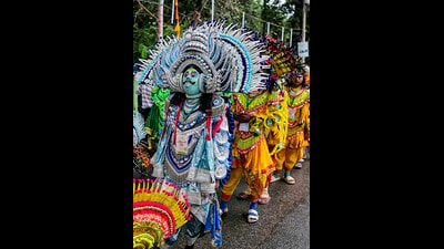 Artists dressed up during the inauguration of the Jharkhand Tribal Festival 2026 in Ranchi, Sunday (PTI) Artists dressed up during the inauguration of the Jharkhand Tribal Festival 2026 in Ranchi, Sunday (PTI)