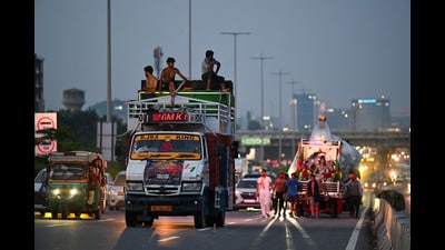 The advisory covers traffic between Delhi, Jaipur, Rewari, Nuh, Pataudi and Faridabad, with enforcement stepped up at highway entry and exit points. (Parveen Kumar/HT) The advisory covers traffic between Delhi, Jaipur, Rewari, Nuh, Pataudi and Faridabad, with enforcement stepped up at highway entry and exit points. (Parveen Kumar/HT)