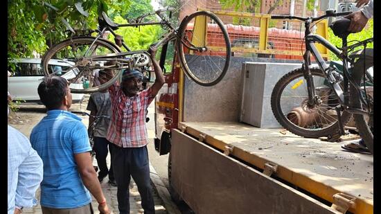 Roadside vendors constitute most of those targeted during the MC campaign.