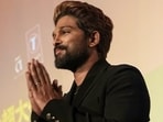 Allu Arjun's fans blocked the road near his hotel in Visakhapatnam to see a glimpse of him. 