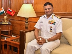 ১০ থেকে ১৩ অগস্ট পর্যন্ত মরিশাস সফরে থাকবেন ভারতীয় নৌসেনাপ্রধান।