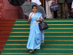 কঙ্গনা রানাওয়াতের ঘড়ি, ব্যাগের দাম শুনলে ঘুরে যাবে মাথা।