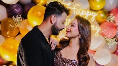 অন্য নায়িকাকে চুমু বিতর্ক অতীত! ‘তুমি আমার সব’, বনির জন্মদিনে আদুরে কৌশানি