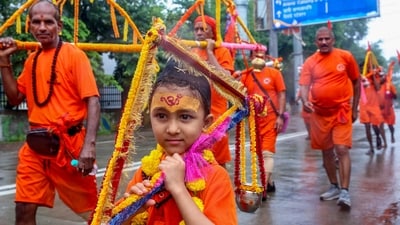 Kanwar Yatris in Bhopal, Madhya Pradesh. (PTI)