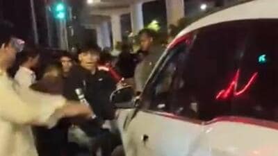 The incident occurred around midnight on Saturday near the Bandra Talao.