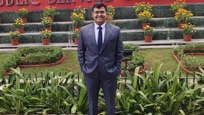 আইএএস অফিসার স্মিত পাঞ্চাল। (ফাইল ছবি) আইএএস অফিসার স্মিত পাঞ্চাল। (ফাইল ছবি)
