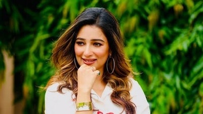 অভিনেত্রীর ভবিষ্যৎ নিয়ে আর কী বললেন জ্যোতিষী?